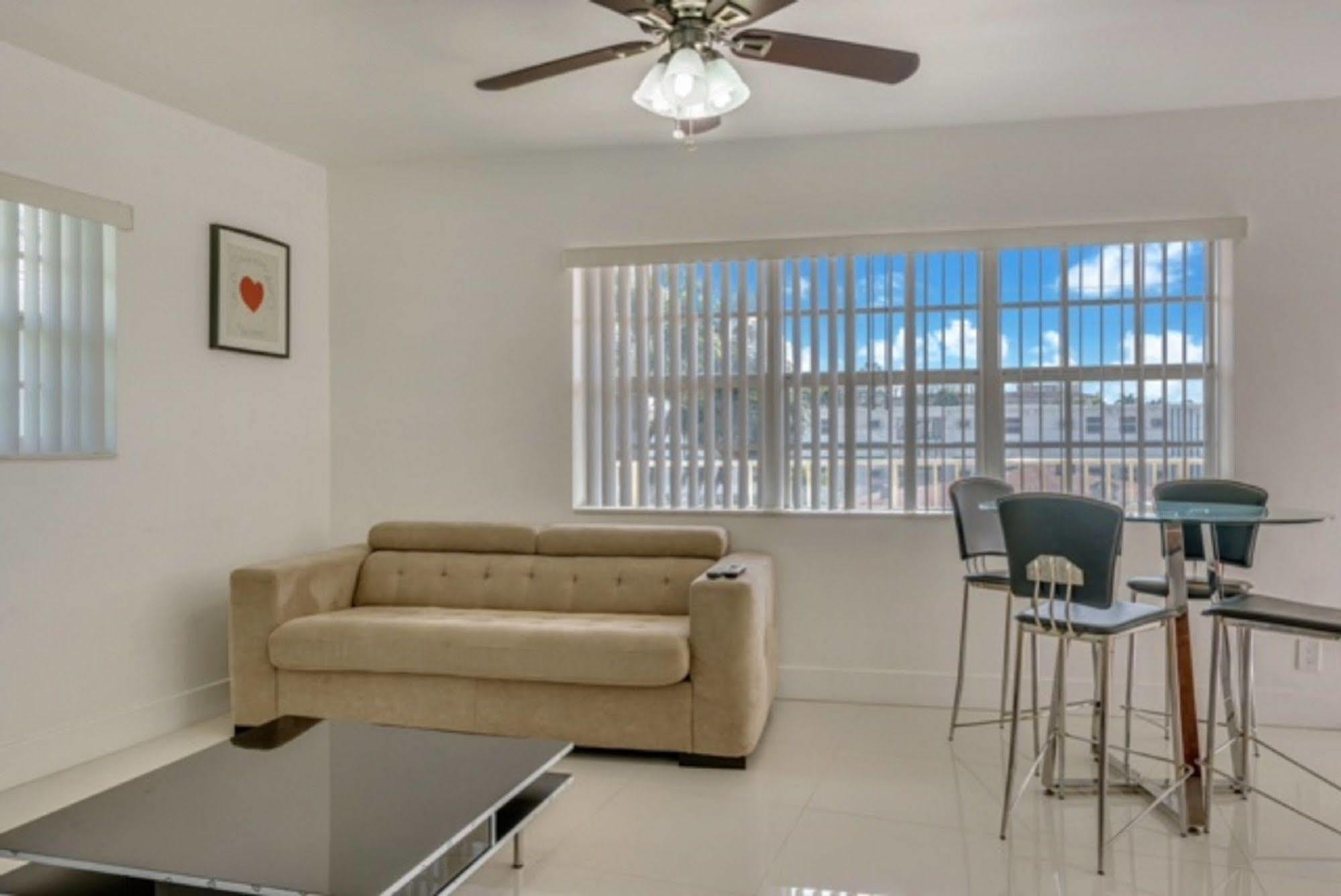 Aparthotel Luna Paradise By The Sea Lauderdale-by-the-Sea Exteriér fotografie