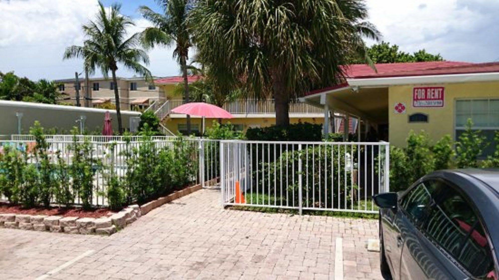 Aparthotel Luna Paradise By The Sea Lauderdale-by-the-Sea Exteriér fotografie